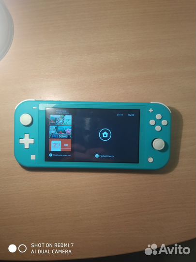 Игровая приставка Nintendo switch lite