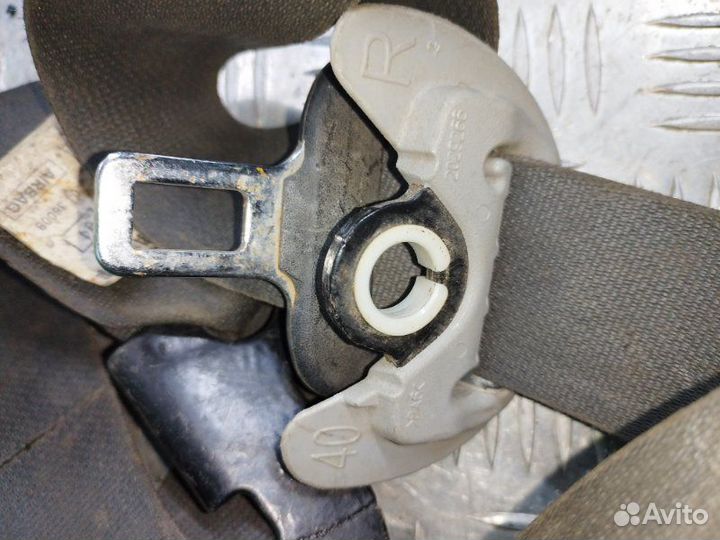 Ремень безопасности передний правый Mitsubishi