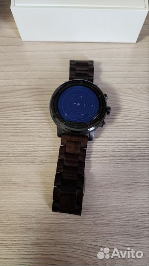 Часы Amazfit Stratos