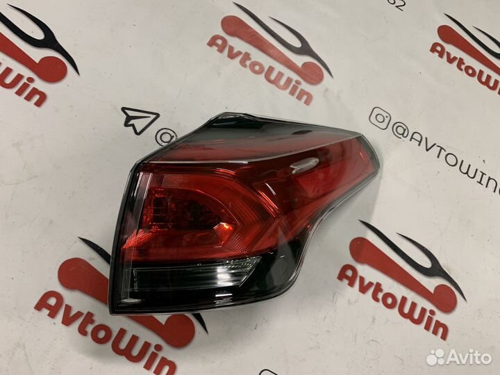 Фонарь задний правый Toyota RAV4 4 CA40
