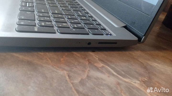 Ноутбук lenovo