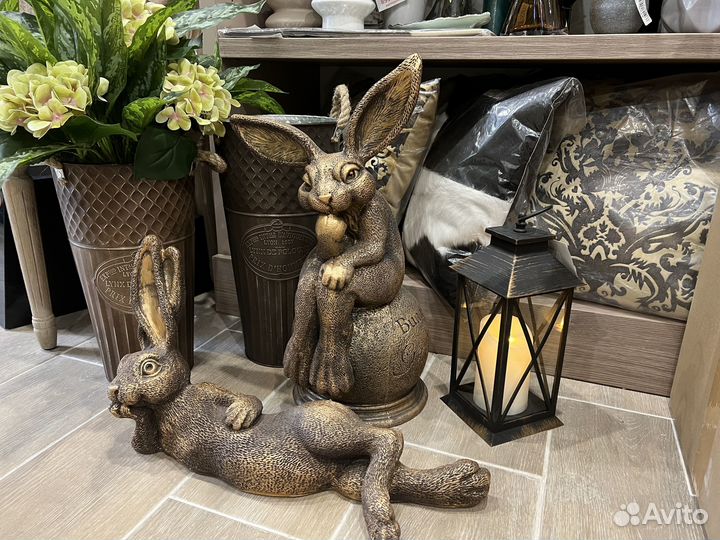 Садовая фигурка заяц