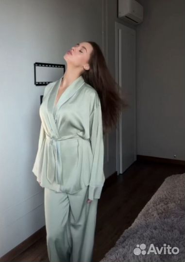 Костюм фисташковый М