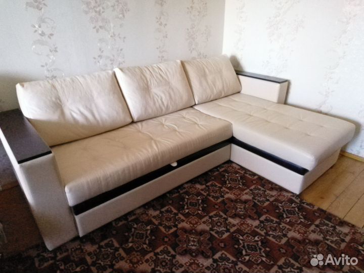 Диван-кровать угловой