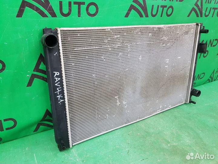 Радиатор охлаждения двигателя Toyota Rav4 CA40