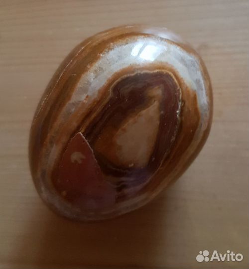 Яйцо из яшмы