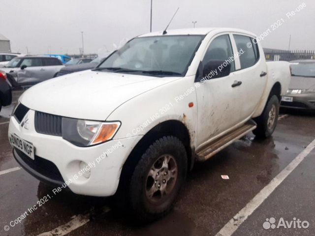 Патрубок интеркулера левый Mitsubishi L200 KB4T