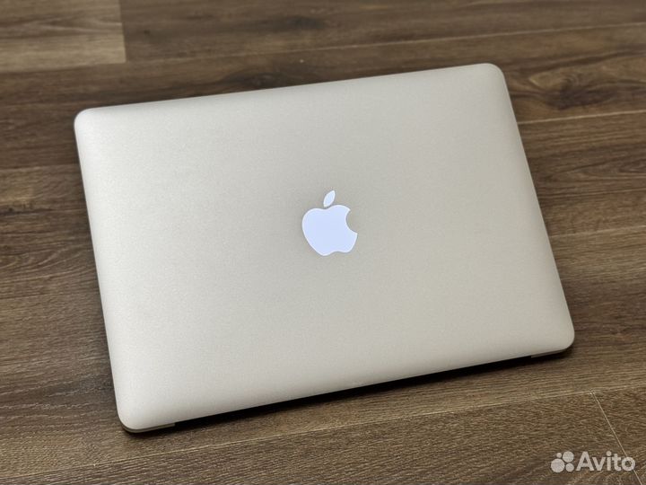 MacBook Air 13 2017 128gb/8gb идеал обмен