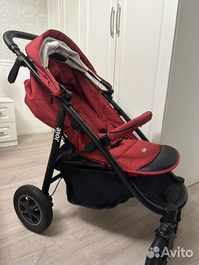 Прогулочная коляска joie mytrax