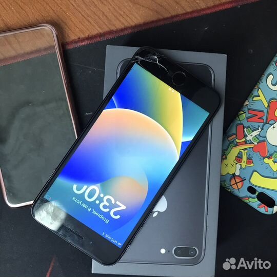 Телефон iPhone 8 plus