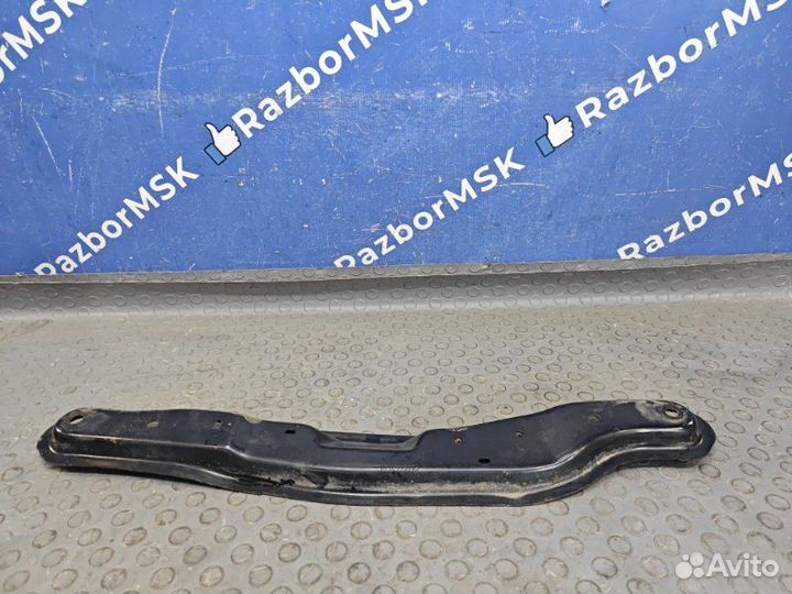 Поперечина подрамника Nissan Terrano
