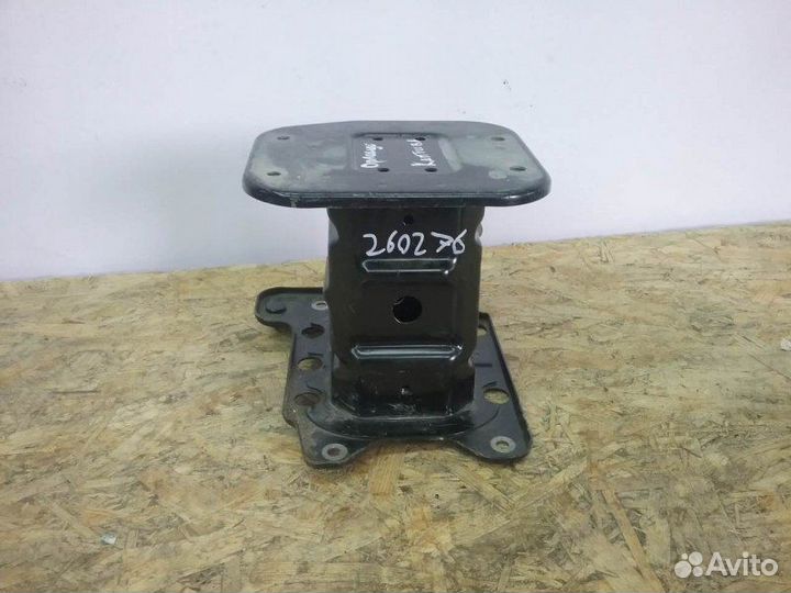 Кронштейн усилителя переднего бампера левый Chevro