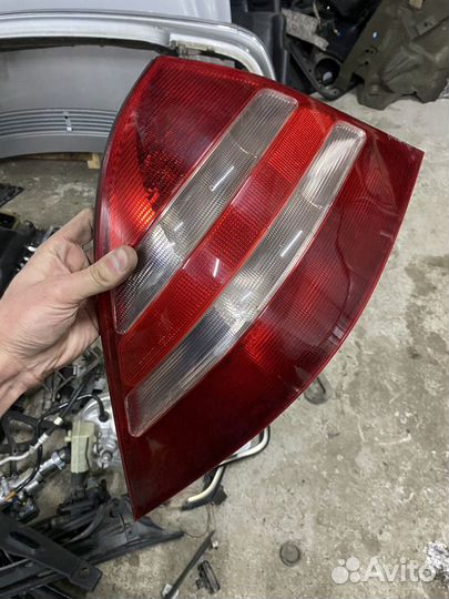 Задний стоп фонарь Mercedes w220
