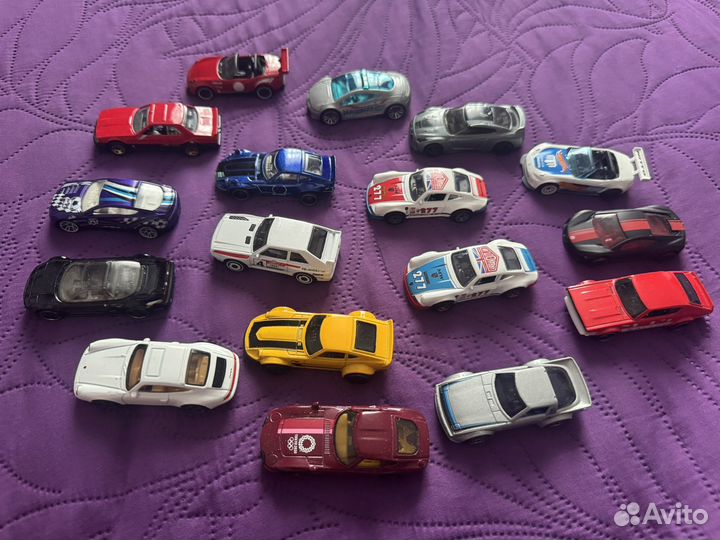 Hot wheels машинка
