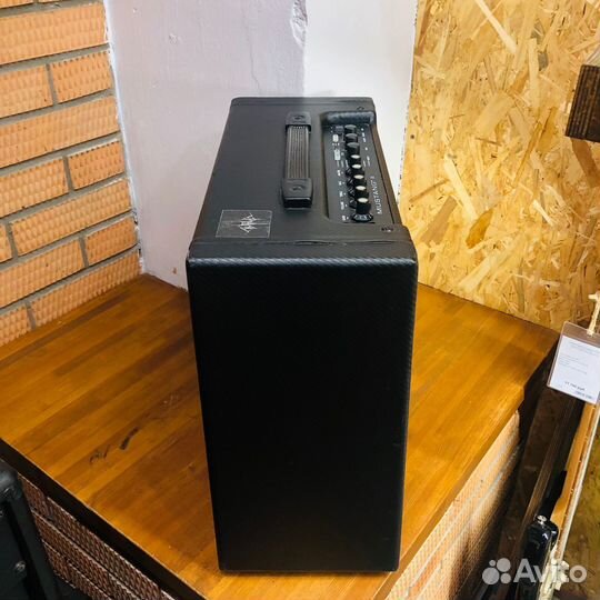 Цифровой комбоусилитель для электрогитары Fender M