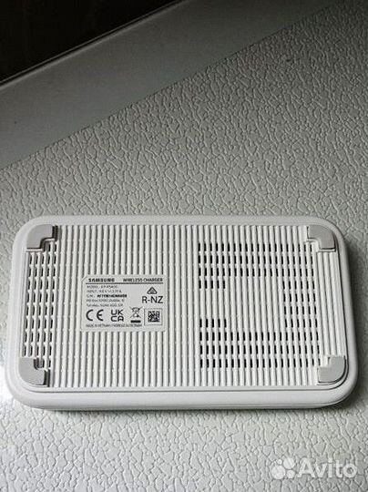 Беспроводное зарядное устройство Samsung