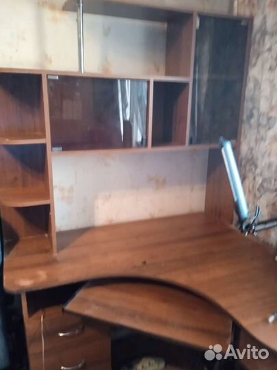 Компьютерная стенка (стол со стеллажом )