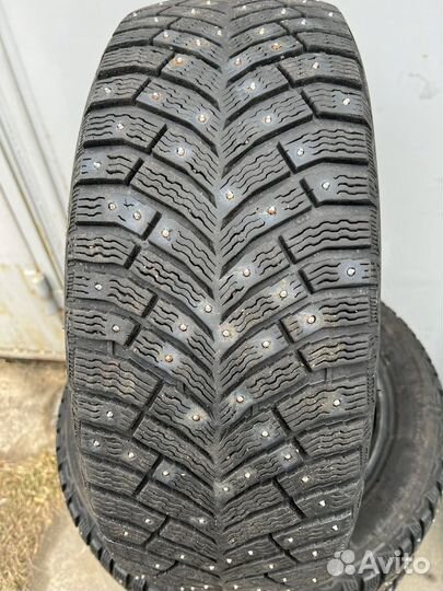 Michelin X-Ice North 4 215/55 R18