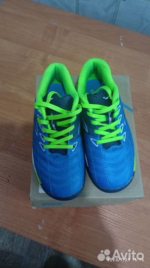 Продам кроссовки, они же футзалки для футбола