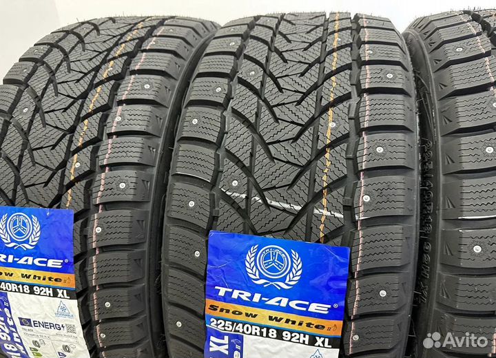 Tri Ace Snow White II 225/40 R18 49H