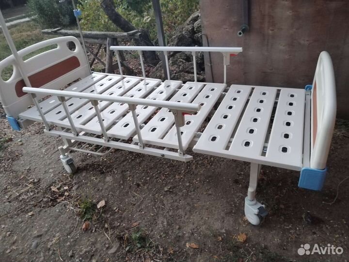 Медицинская кровать