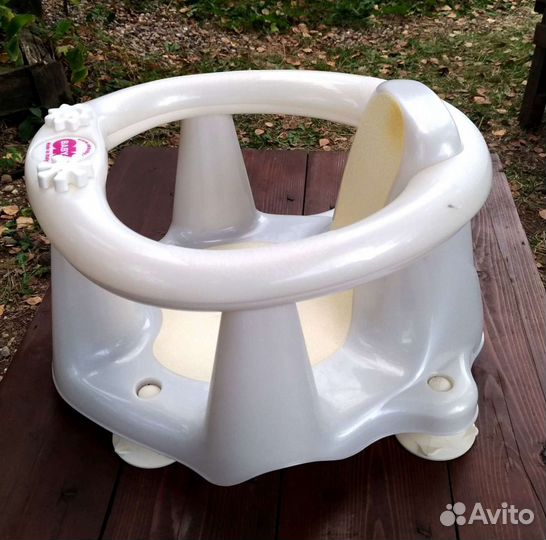 Детский стульчик в ванну на присосках