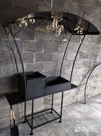 Мангал кованный с крышей