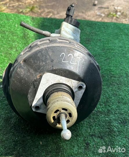 Вакуумный усилитель тормозов Volkswagen Passat