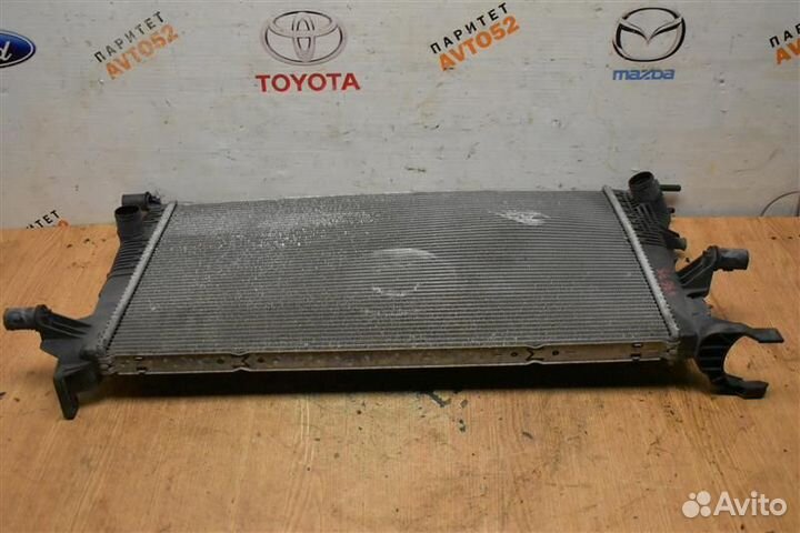 Радиатор охлаждения Renault Megane 3 хетчбек 5Д