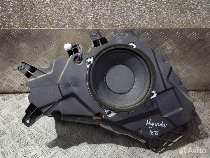 Сабвуфер Hyundai IX35