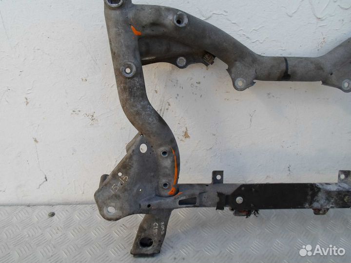 Подрамник Mercedes C-klasse W204