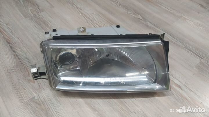 Фара октавия тур правая Depo. Не зарезервирована