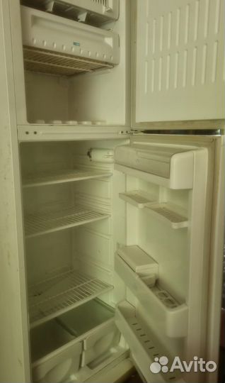 Холодильник Stenol Q110, белый