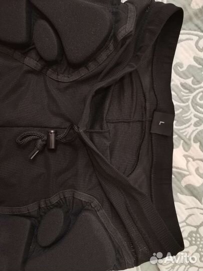 Защитные шорты для сноуборда