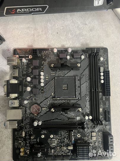 Материнская плата