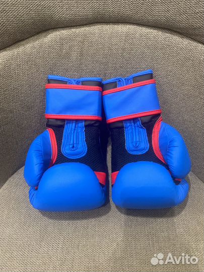 Боксерские перчатки Everlast
