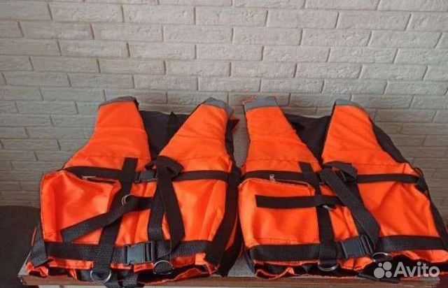 Спасательный жилет для рыбалки