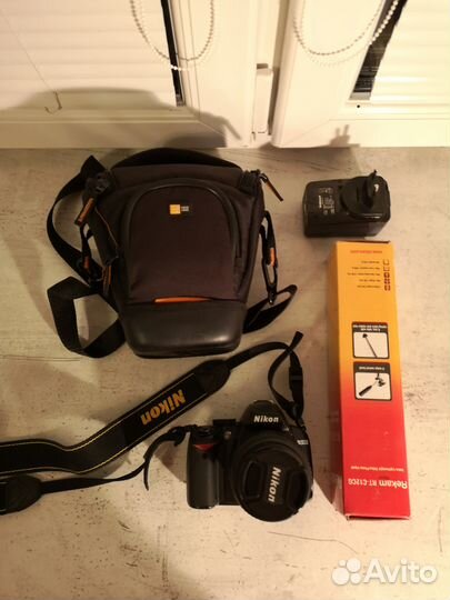 Nikon D3000 + объектив, штатив, сумка