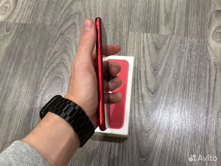 iPhone 11 red