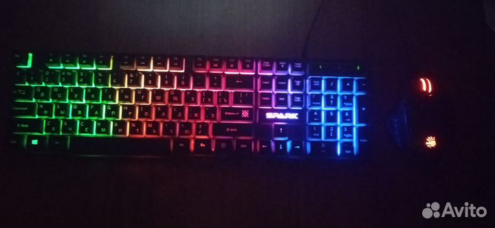 Игровая клавиатура и мышь