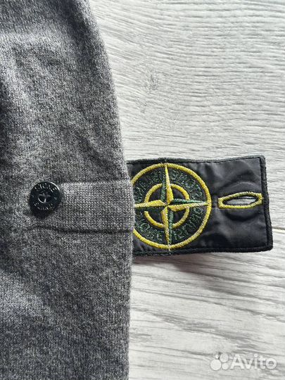 Оригинальный шерстяной свитер stone island