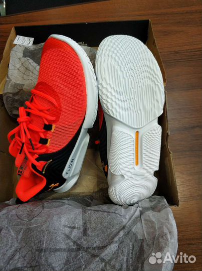 Кроссовки баскет/волейбол Under Armour