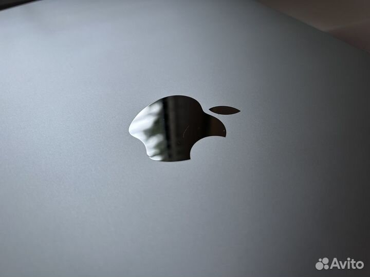 Продаю Apple MacBook 15