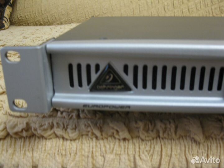 Продаю усилитель behringer