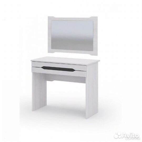 Стол макияжный с зеркалом Валенсия, наличие