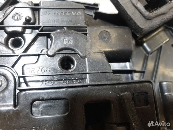 Замок двери передней правой Volkswagen Polo 2009-2