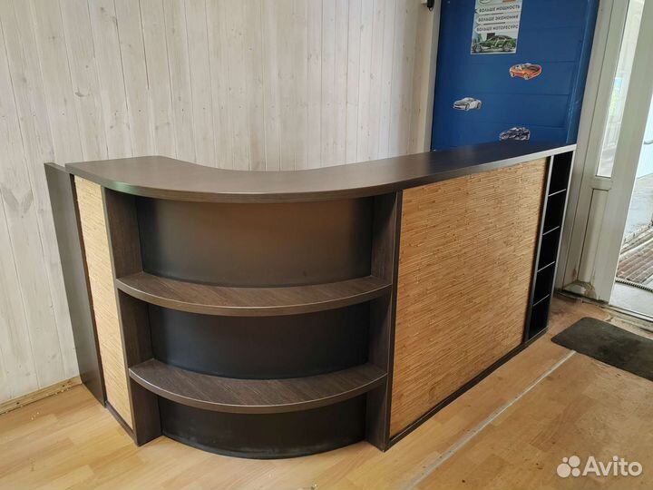 Стойка для администратора ресепшн