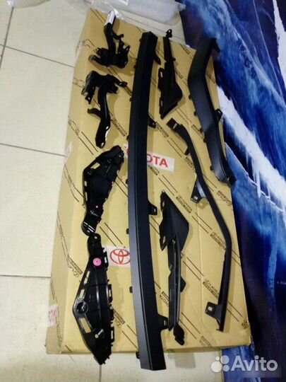 Молдинги бампера Lexus Rx 4