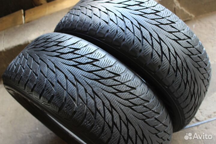 Nokian Tyres Hakkapeliitta R2 245/50 R18 100R