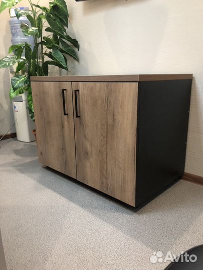 Офисная мебель/шкафы/тумбы/столы